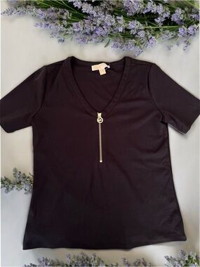 Michael Kors M Black V-Neck Short Sleeve Top with Gold Zip